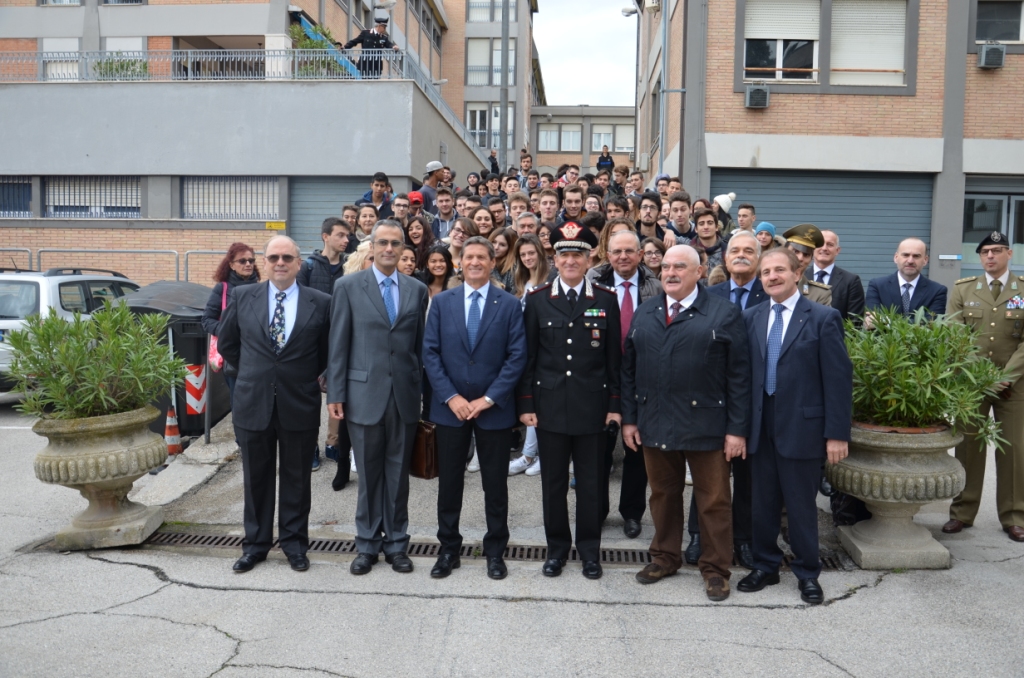 Il “Club Ufficiali Marchigiani” e l’Arma dei Carabinieri incontrano gli studenti di Ancona