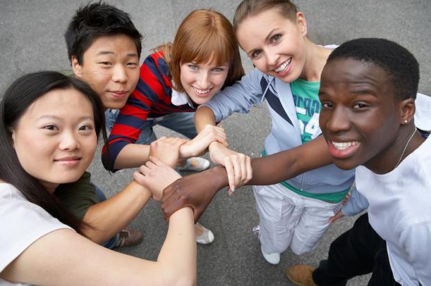 PUBBLICITÀ CLASSISTE DEI LICEI, LA NOSTRA SCUOLA PRENDE LE DISTANZE.  “DA NOI LA DIVERSITÀ È UN VALORE”.