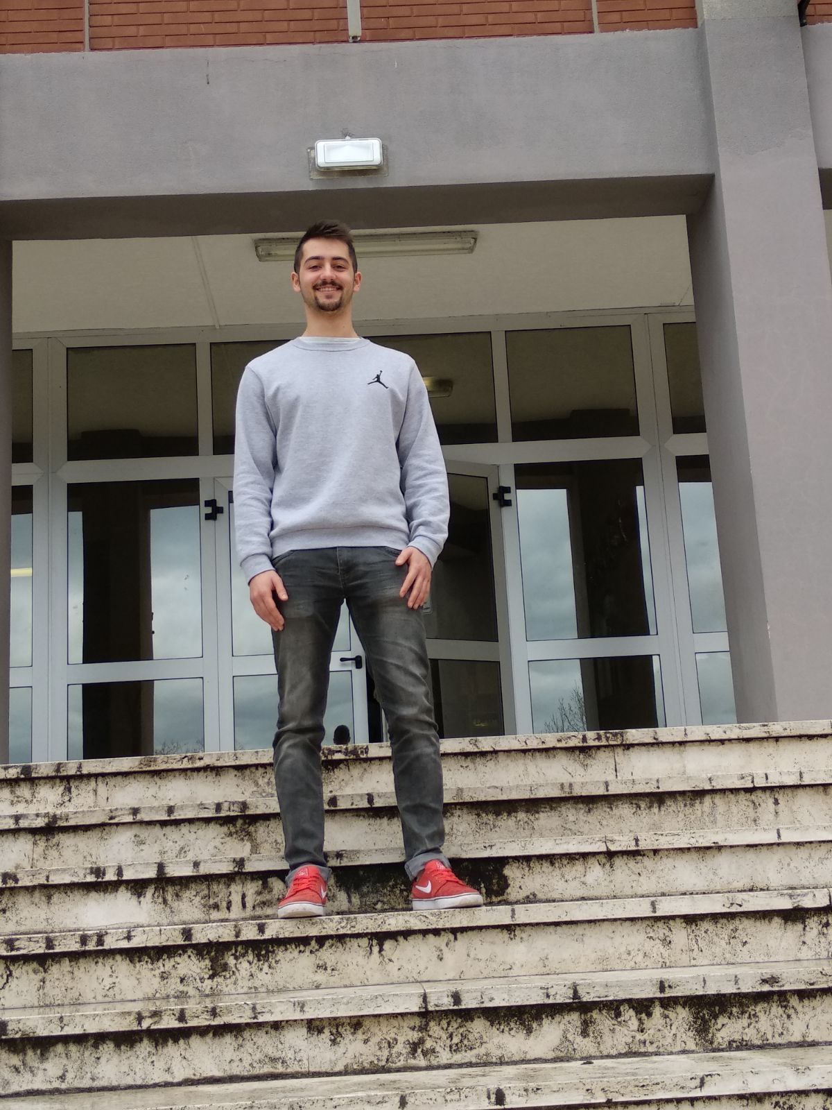L’EX STUDENTE MATTIA NALDONI SI AGGIUDICA LA BORSA DI STUDIO DELLA FONDAZIONE OCCHIALINI