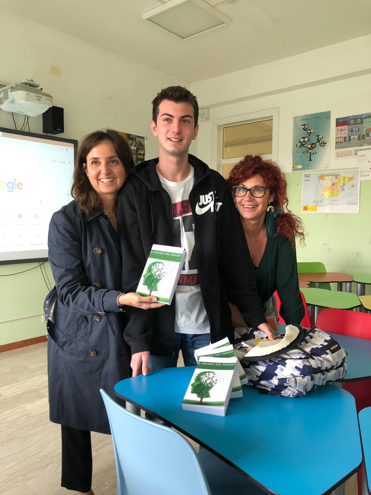 GIACOMO GUERRINI DELLA 5A LINGUISTICO PRESENTA IL NUOVO LIBRO 