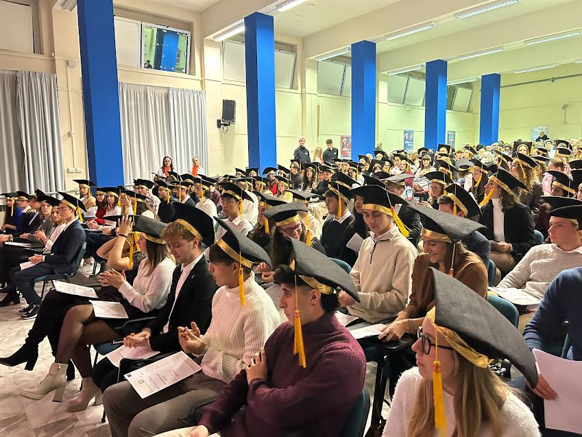 OLTRE 350 PERSONE ALLA CERIMONIA DI CONSEGNA DEI DIPLOMI