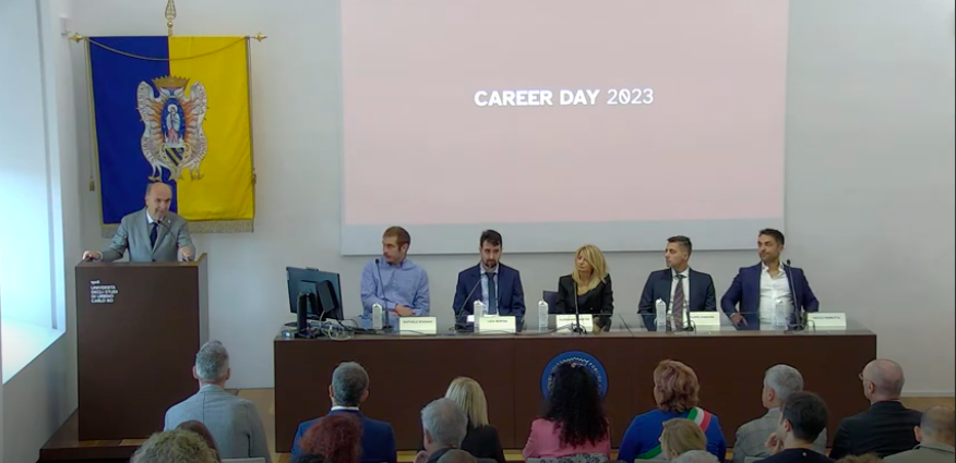 La nostra dirigente scolastica Alessandra Bertini premiata dall’Università di Urbino